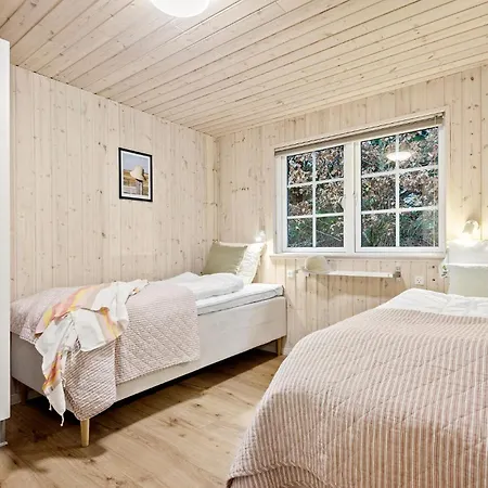 Holiday home 9 Bedroom Awesome In