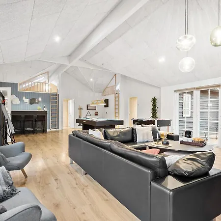 Holiday home 9 Bedroom Awesome In *