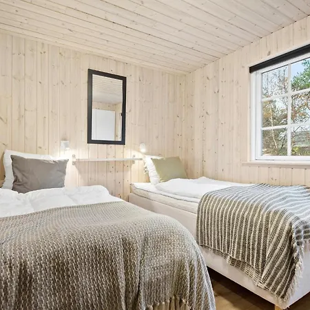 9 Bedroom Awesome In Ferienhaus *