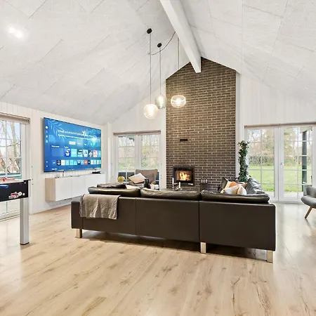 Holiday home 9 Bedroom Awesome In Blavand