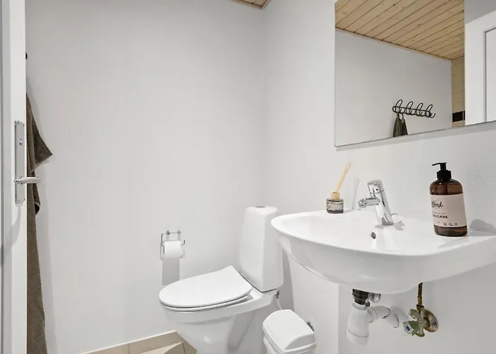 9 Bedroom Awesome In * Blåvand