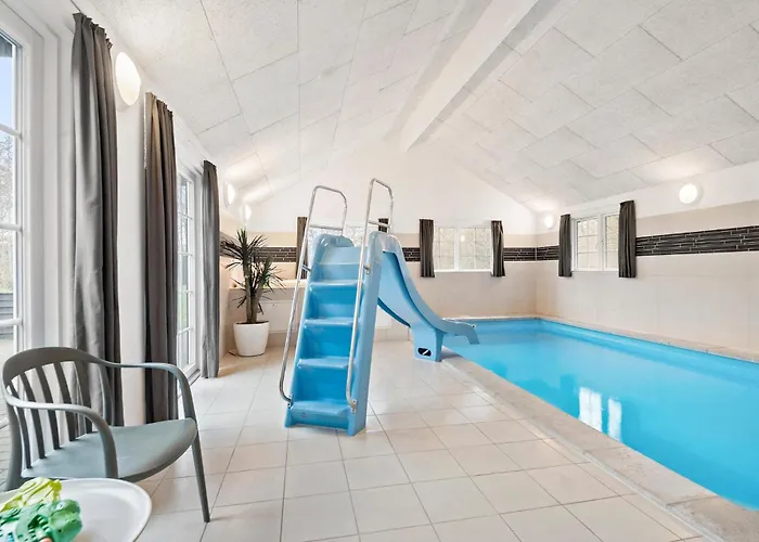بيت للعطل 9 Bedroom Awesome In