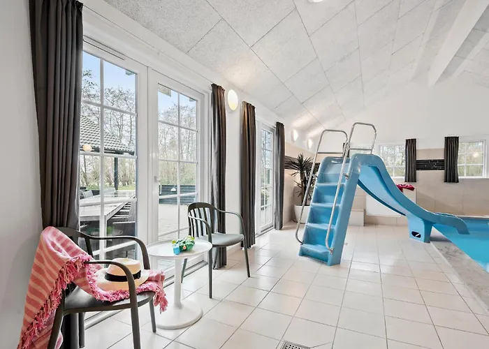 9 Bedroom Awesome In